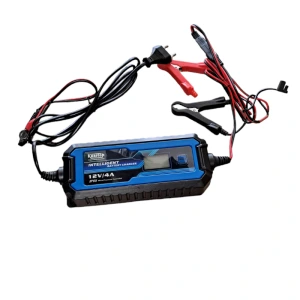 Akkumulátor töltő KR124 6V / 12V intelligens, digitális kijelzővel